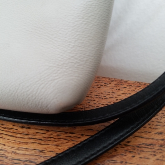 Vince Crossbody Leather V Notch Black Gray Bag - Picture 6 of 8